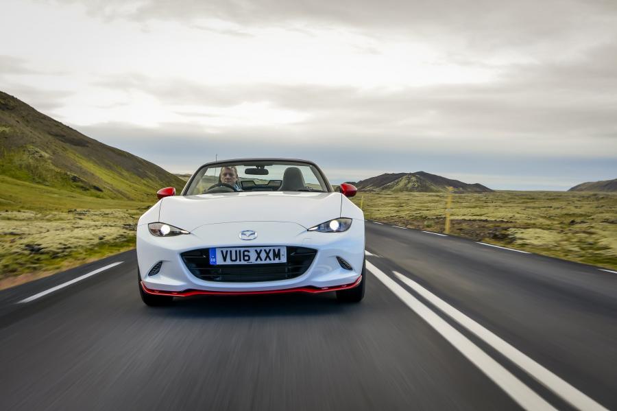  Mazda MX-5 Icon 2016 года  (фото 15 из 24)